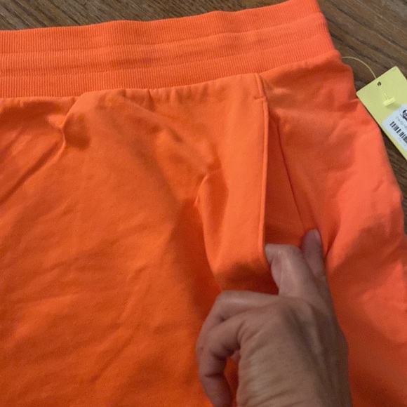 NWT orange all in motion sport bra - Picture 3 of 7